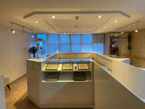 Única na Praça da Sé, joalheria Encontrar Joias se destaca com máquina exclusiva de análise de ouro no Brasil