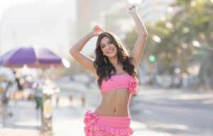 Antonela Braga celebra 16 anos com distribuição de mimos para convidados