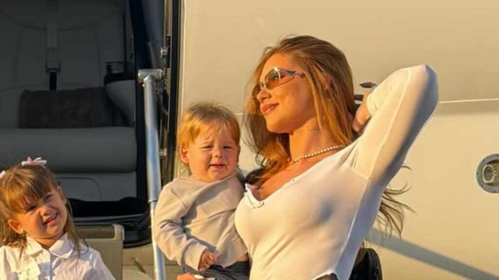 Virginia Fonseca é multada após pilotar jet-ski irregularmente em Mangaratiba Virginia Fonseca posa com os filhos antes de viagem em jatinho: 'Leve e feliz!'