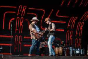 Felipe e Rodrigo reúnem mais de 20 mil pessoas em Jaguariúna