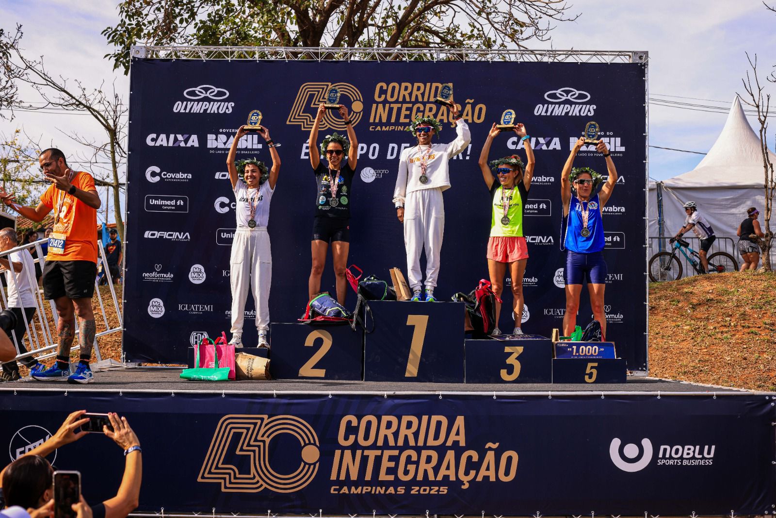 Pódio Feminino na Corrida Integração 21 km: segundo dia de prova reuniu mais de 9 mil participantes - Rogério Capela