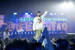 Ivete Sangalo e Liniker fazem surpresa no Pagode do Diferentão em São Paulo