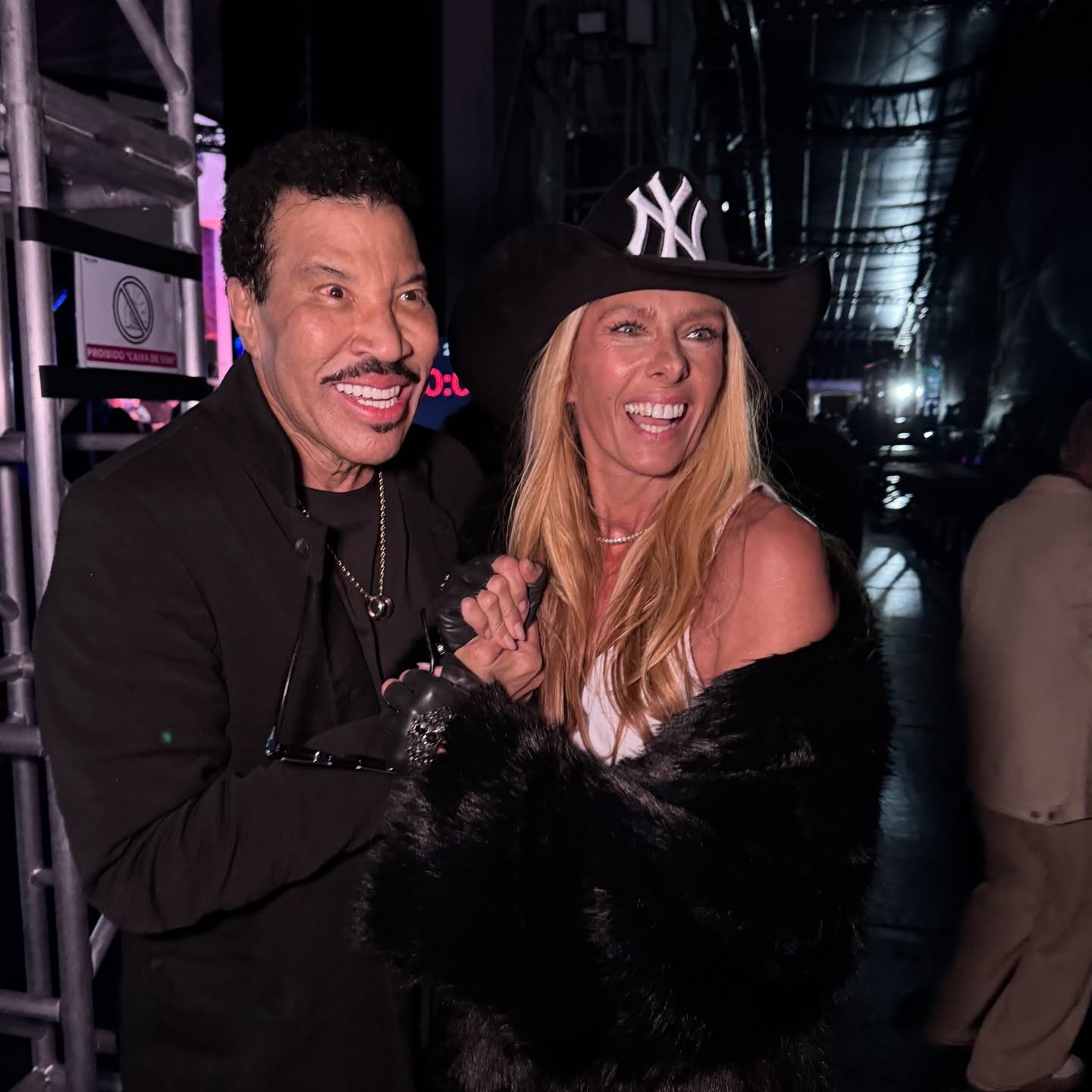 Adriane Galisteu tieta Lionel Richie no The Town - Foto: Instagram