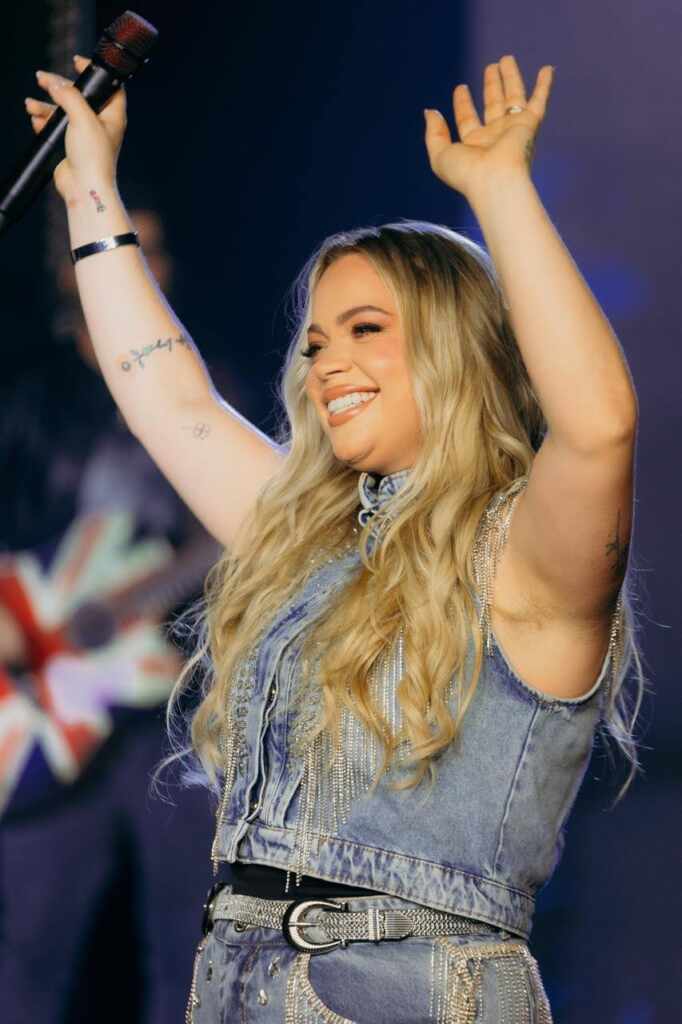 A nova aposta da Universal Music Brasil: Arielly Dara Arielly Dara