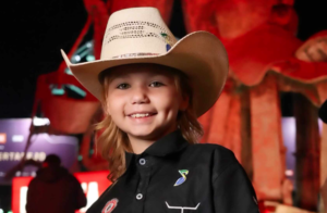 Angelina Begnini encanta público infantil no Barretão