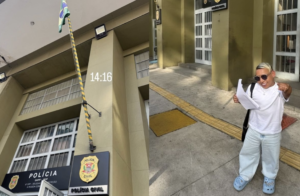 Tokinho denuncia influenciador após preconceito e assédio sexual em live