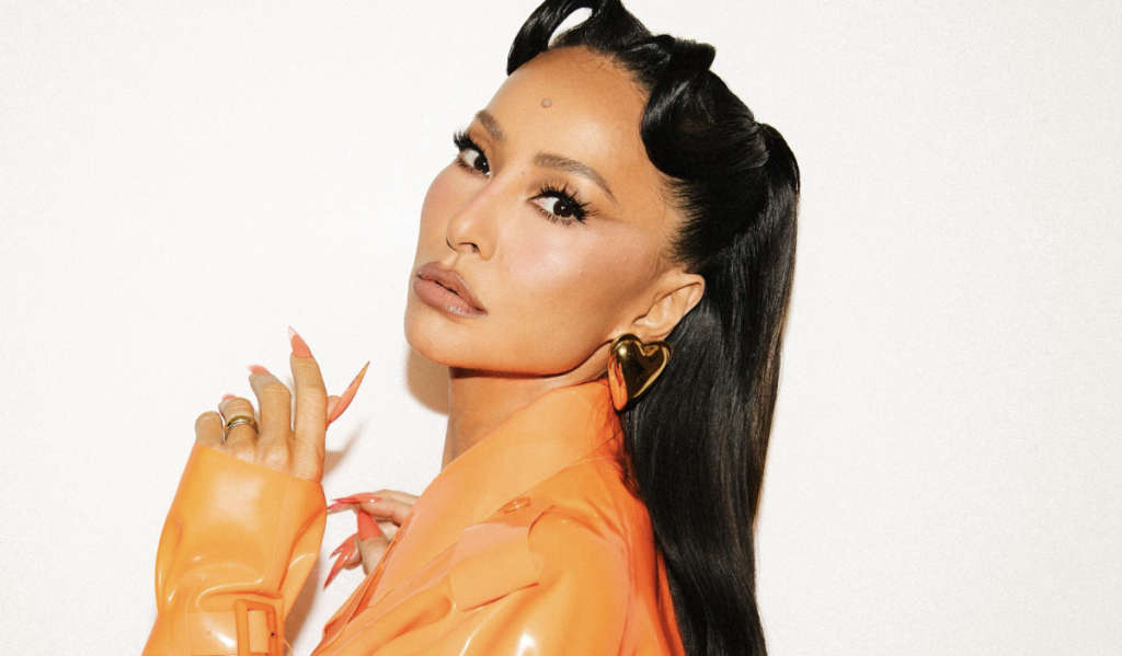 Sabrina Sato encara maratona de compromissos e chega ao The Town com look de parar o festival Sabrina Sato - Foto: Lucas - Divulgação: Assessoria