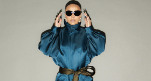 Sabrina Sato encerra maratona do fim de semana no último dia de The Town com look Saint Laurent