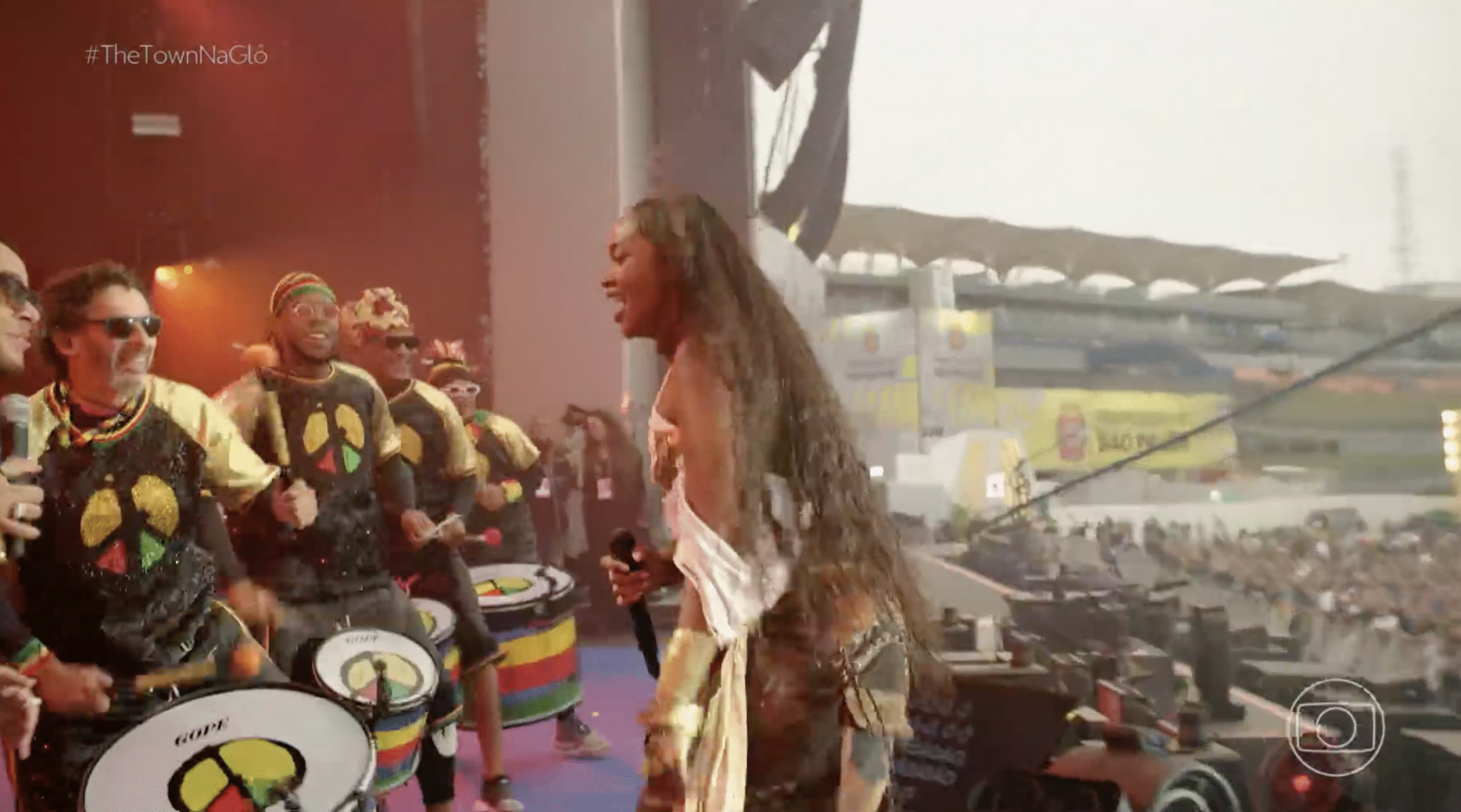 Iza emociona fãs com show grandioso no The Town 2025 em São Paulo 19 Captura de Tela 2025 09 15 as 00.14.19 scaled