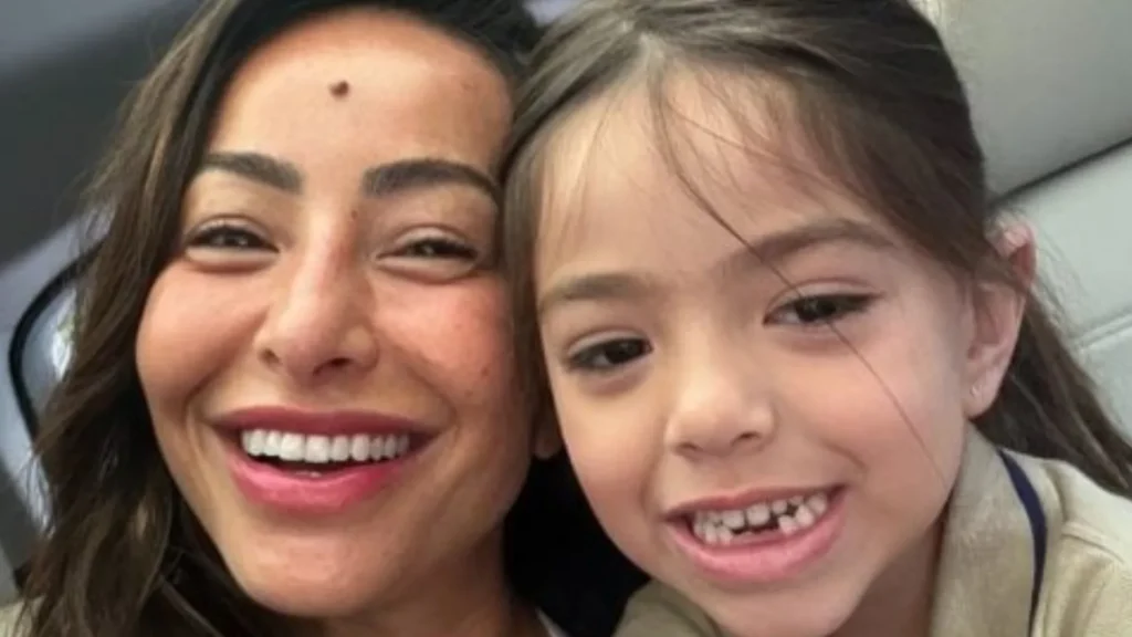 Sabrina Sato encanta web ao mostrar Zoe falando inglês com Nicolas Prattes Sabrina Sato encanta web ao mostrar Zoe falando inglês com Nicolas Prattes