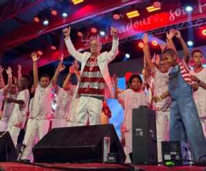 Mestre Ciça se emociona em final que definiu o hino da Viradouro