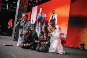 INCENDIÁRIOS: Entenda o movimento idealizado pelo pastor André Fernandes