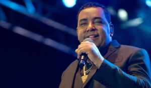 Raça Negra estreia a turnê “Me Leva Junto Com Você” no Espaço Unimed neste fim de semana