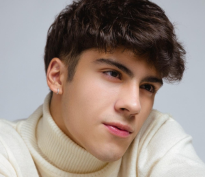 Henrique Camargo: trajetória de um protagonista jovem que volta às telas em “A Vida de Jó”