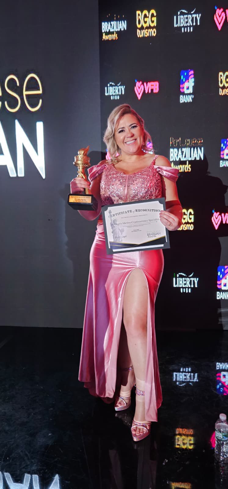 Rosângela Martins é homenageada em Nova York com prêmio no Portuguese Brazilian Awards 22 WhatsApp Image 2025 09 05 at 19.11.07 2