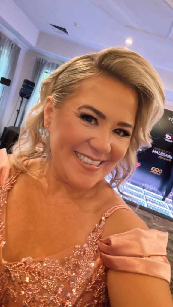 Rosângela Martins é homenageada em Nova York no prestigiado Portuguese Brazilian Awards WhatsApp Image 2025 09 05 at 19.11.07