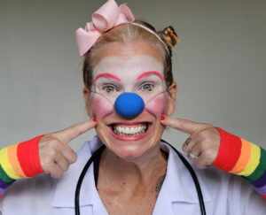 Quando a música encontra o riso: projeto transforma hospitais em palcos de arte e cura