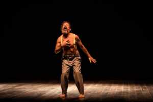 Com 20 anos de sucesso “A Descoberta das Américas” segue para São Paulo em temporada de despedida