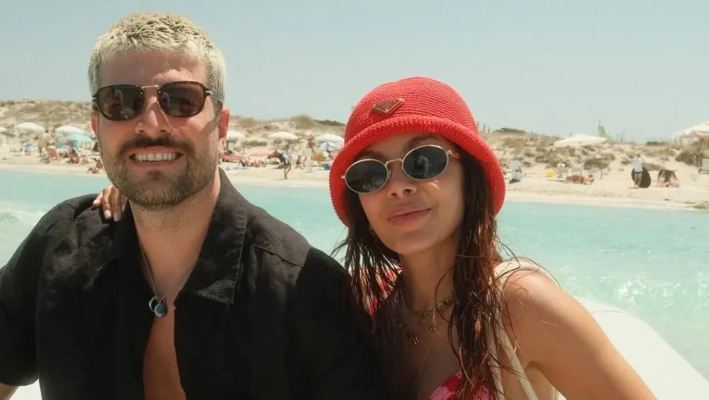 Anitta conhece família do namorado em viagem a Florianópolis Anitta mostrou fotos de sua viagem para Ibiza com amigos e o novo namorado • Instagram/Anitta