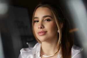 Da visão à prática: como Lívia Queiroz aposta em conexões reais para fortalecer marcas no ambiente online