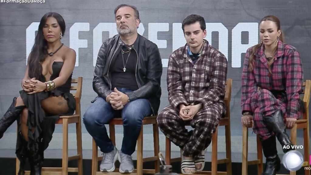 A Fazenda 17: Carol, Fabiano, Dudu e Gabily estão na primeira roça - Foto: Record TV