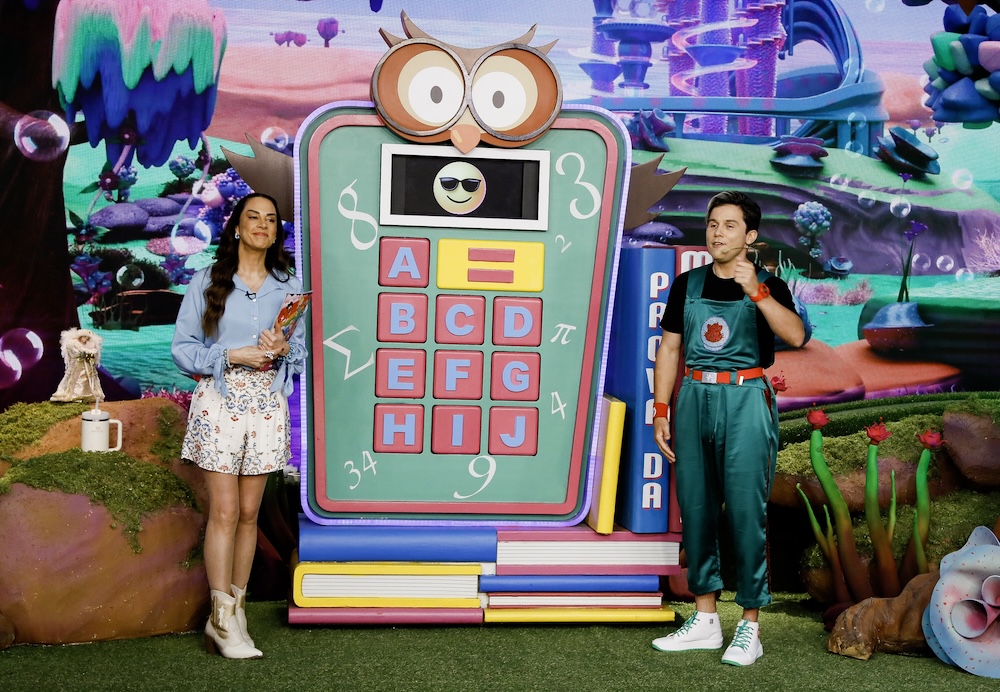 Silvia Abravanel com Gato Galactico no “Sábado Animado” - Crédito da Foto: Lourival Ribeiro / SBT