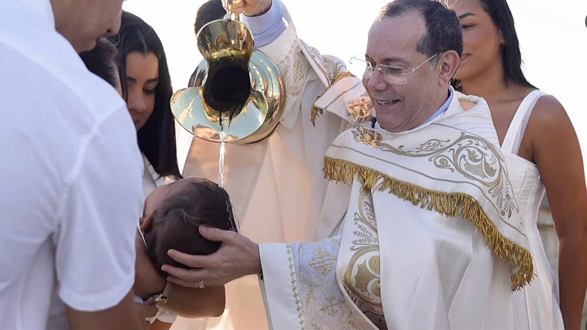 João Gomes e Ary Mirelle renovam votos de casamento em cerimônia emocionante no Cristo Redentor 3 1761141754 938 Joao Gomes e Ary Mirelle renovam os votos de casamento 1