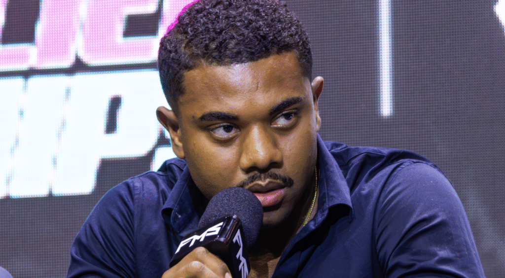 Davi Brito intensifica treinos e revela foco total em luta contra Sacha Bali Davi Brito intensifica treinos e revela foco total em luta contra Sacha Bali