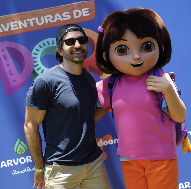 Thales Bretas leva filhos ao Parque Arvorar, em Dia das Crianças especial com Dora 2 Foto: Bruno Moura