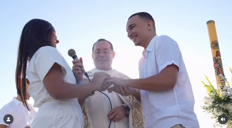 João Gomes e Ary Mirelle renovam votos de casamento em cerimônia emocionante no Cristo Redentor João Gomes e Ary Mirelle renovam os votos no Cristo Redentor - Foto: Reprodução / Instagram @arymirelle