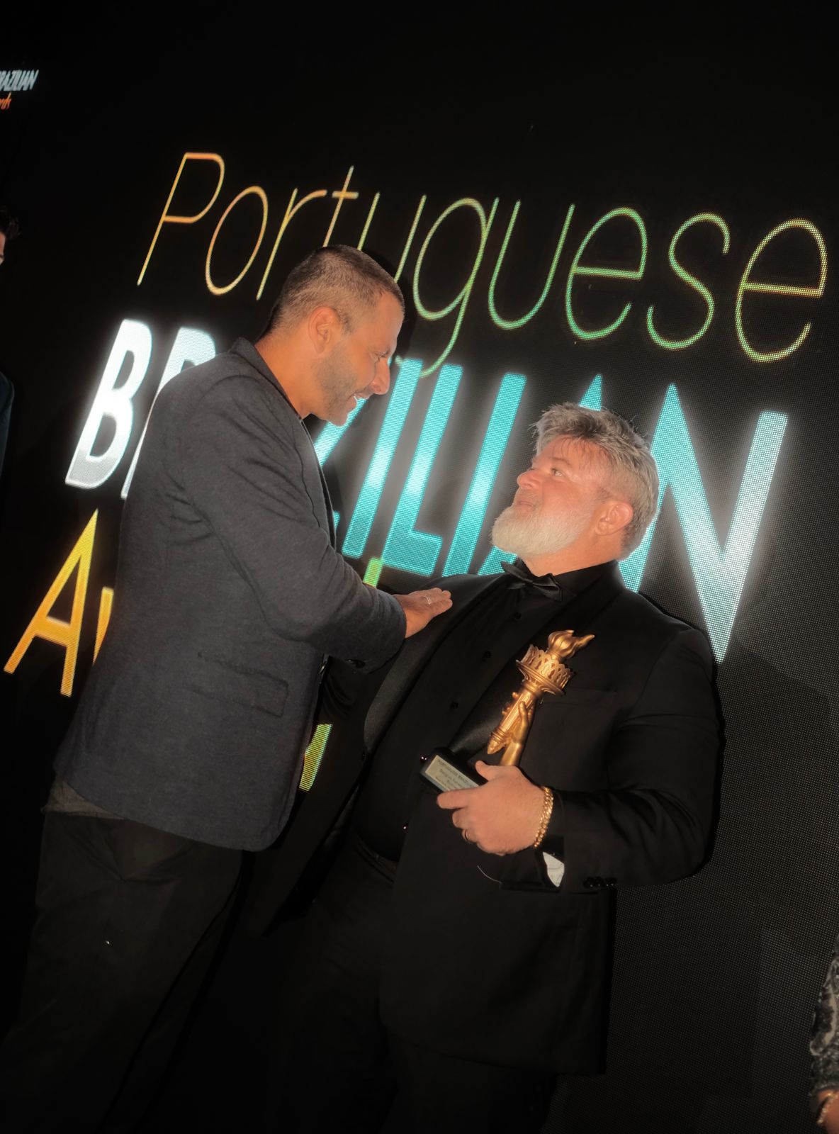 Douglas Fonseca brilha em premiação em Nova York e se destaca no mercado financeiro 11 PHOTO 2025 10 02 11 12 23