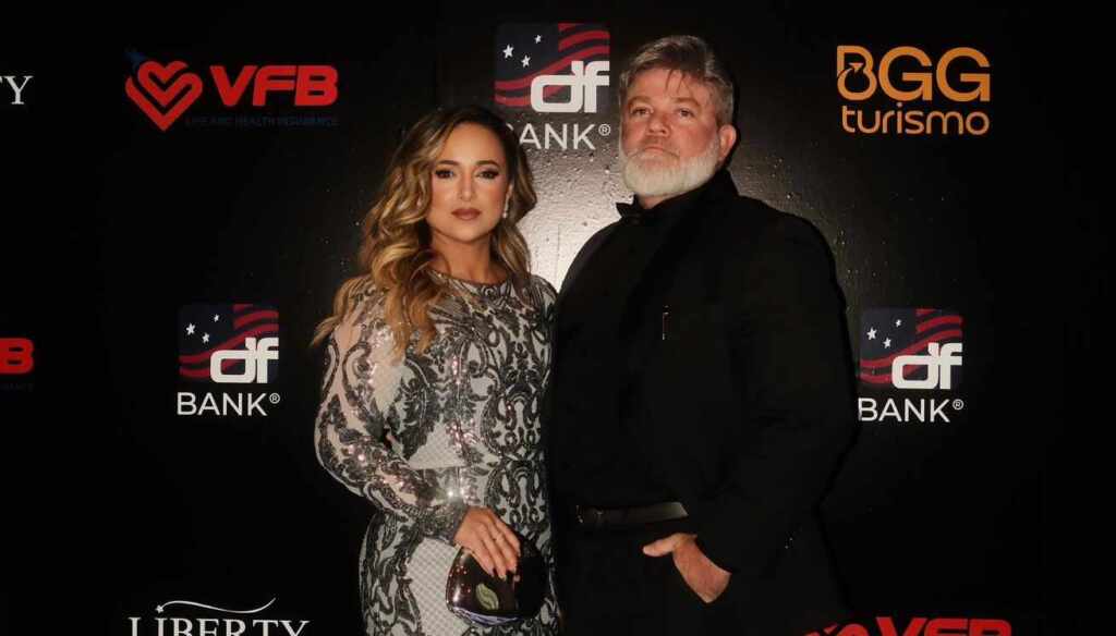 Douglas Fonseca brilha em premiação em Nova York e se destaca no mercado financeiro PHOTO 2025 10 02 11 12 24 e1759420561108