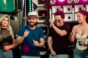 Thullio Milionário e Áureo Deni se unem em gravação de clipe no Rio Grande do Norte