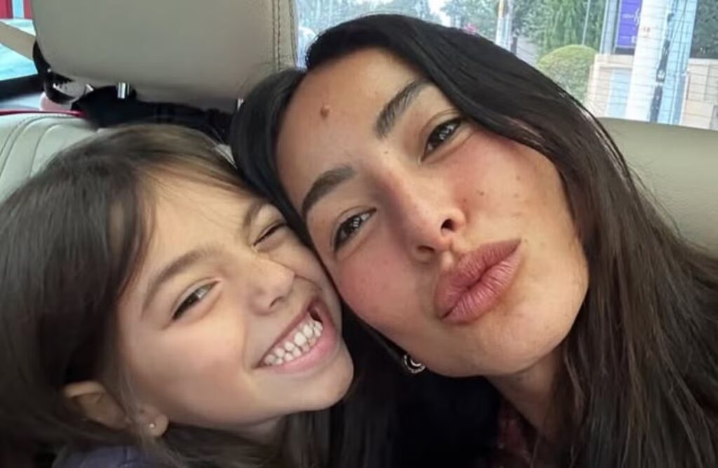 Sabrina Sato opina se Zoe pode seguir o caminho artístico