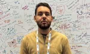 No SIOP em Amsterdã, Bernardo Coutinho reforça seu compromisso com crianças com câncer