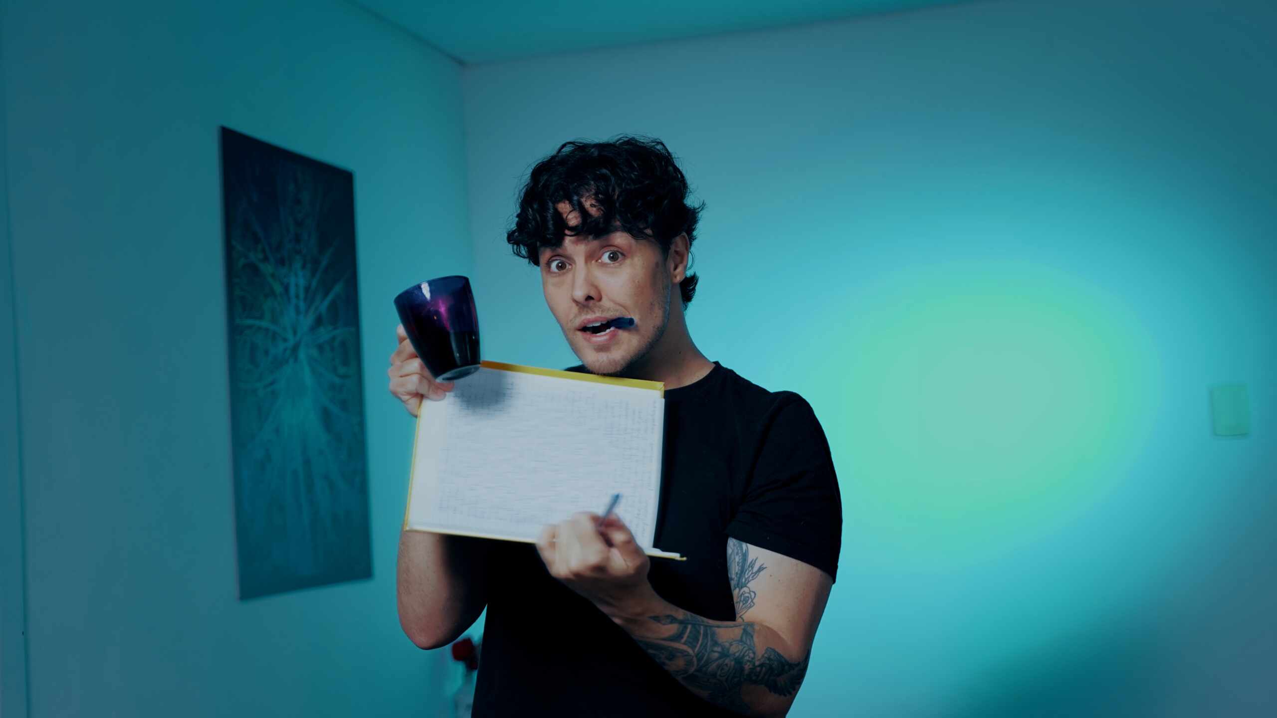 Rotina transformada em arte: Paulo Guerra mostra como o humor cotidiano conquista plateias 18 Still 2025 07 17 174404 1.24.1 scaled