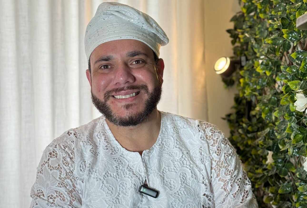 Pai Wesley de Ogum celebra 14 anos de trajetória espiritual e expande sua missão 2 WhatsApp Image 2025 10 09 at 18.44.31 e1760379914948