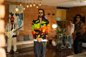 Julies lança novo singles “Quando o Amor Chamar”