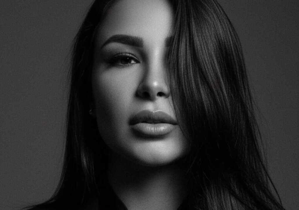 Jenny Miranda faz estreia em plataforma de conteúdo adulto, exclusivo e sem filtros WhatsApp Image 2025 10 25 at 15.39.30 e1761440468397