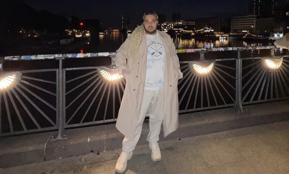 Gabe Jake Dillon grava clipe em Berlim a6947ae9 e316 4f1f a6ae 82934e58b85a