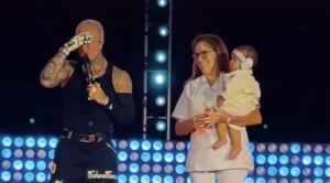 Mc Daniel grava DVD “FUNK FUNK” e emociona público com surpresa do filho Rás no palco