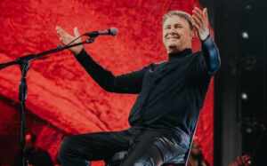 Entre o passado e o amanhã: Paraná celebra 45 anos de carreira com a mesma emoção que o consagrou