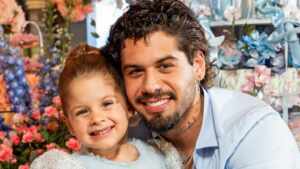 Zé Felipe se derrete pela filha Maria Flor em festa luxuosa de 3 anos com tema Cinderela