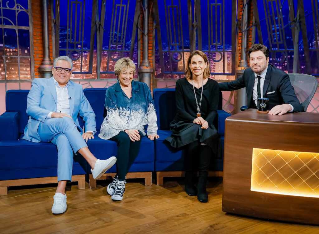 Marcus Montenegro, Silvia Pfeifer e Bárbara Bruno discutem no The Noite espaço para veteranos na TV The Noite com Danilo Gentili - Crédito da Foto: Lourival Ribeiro / SBT