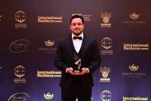 Dr. Kayohara Schoenherr é homenageado no Ibiorg Awards 2025, no Copacabana Palace