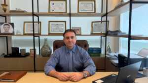 Dr. Rafael Reinert assina capítulo no Tratado Internacional de Transplante Capilar