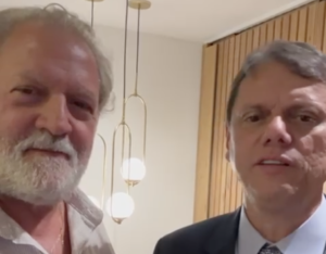 Tarcísio e Toninho Colucci celebram avanços para moradores e modernização do turismo em São Paulo