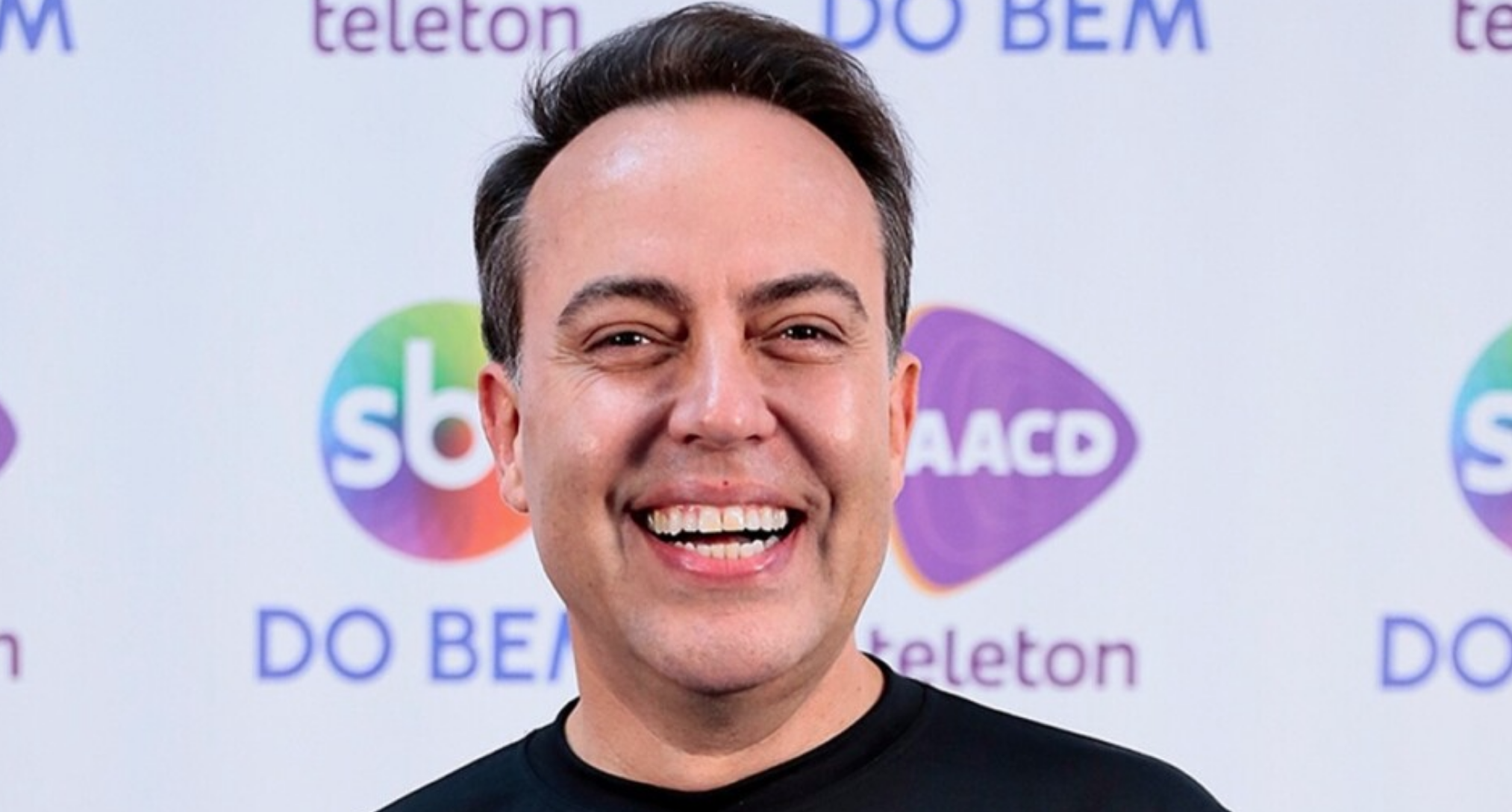 Gentili e Ratinho comemoram demissão de Rinaldi Faria do SBT