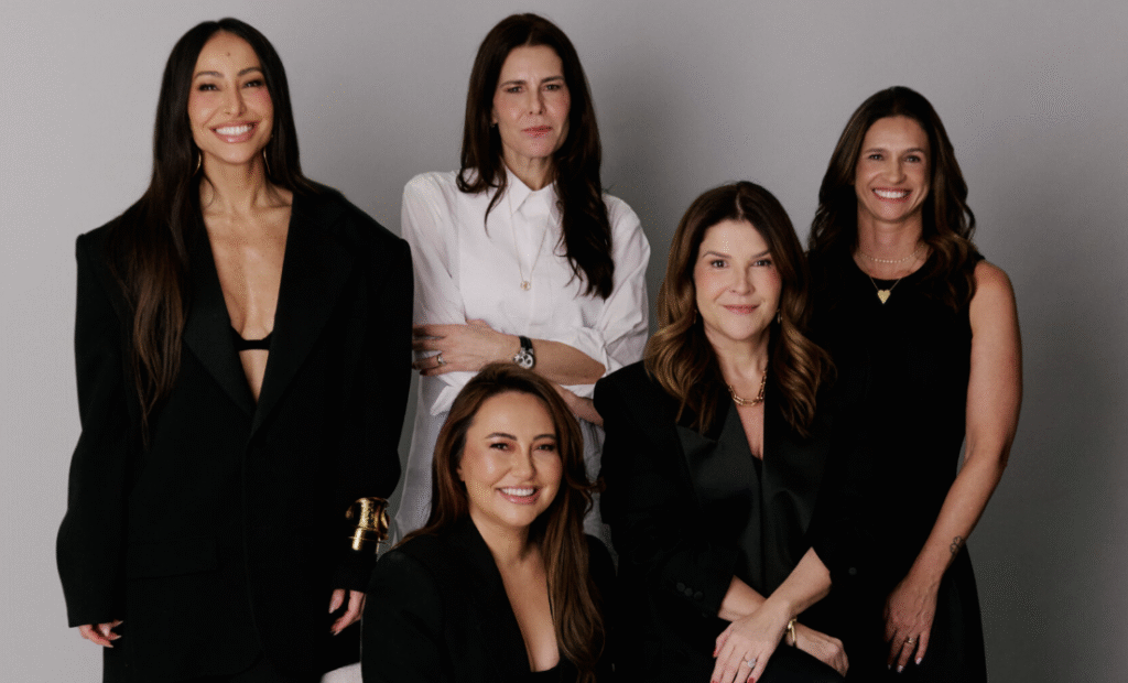 Sabrina e Karina Sato se tornam sócias do Camarote Nº1 e fortalecem presença no Carnaval Captura de Tela 2025 11 25 as 17.00.48