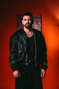 Dilsinho lança “O Que Eu Faço Agora?” e emociona fãs com single terapêutico